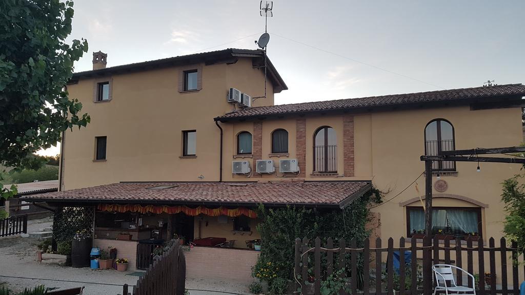 La Locanda dei Cavalieri Affittacamere Lugagnano Val d'Arda Esterno foto